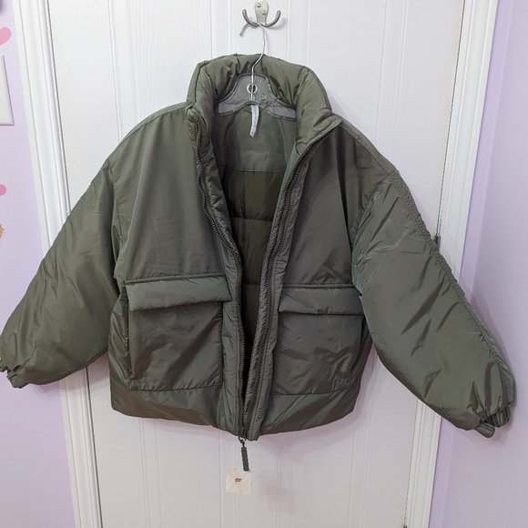 NWT Fabletics All Weather Jacket Size Small - Picture 1 of 10